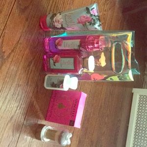 Bath and Body Works set... Hello Beautiful